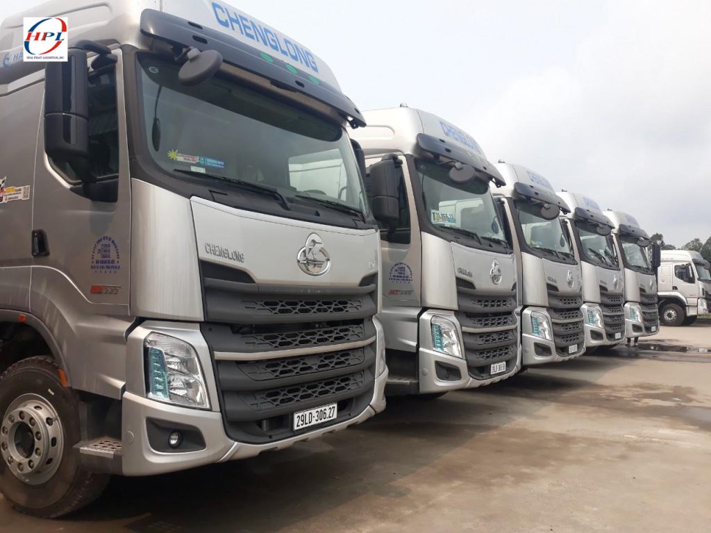 Giá xăng dầu giảm cứu cánh cho ngành Logistics