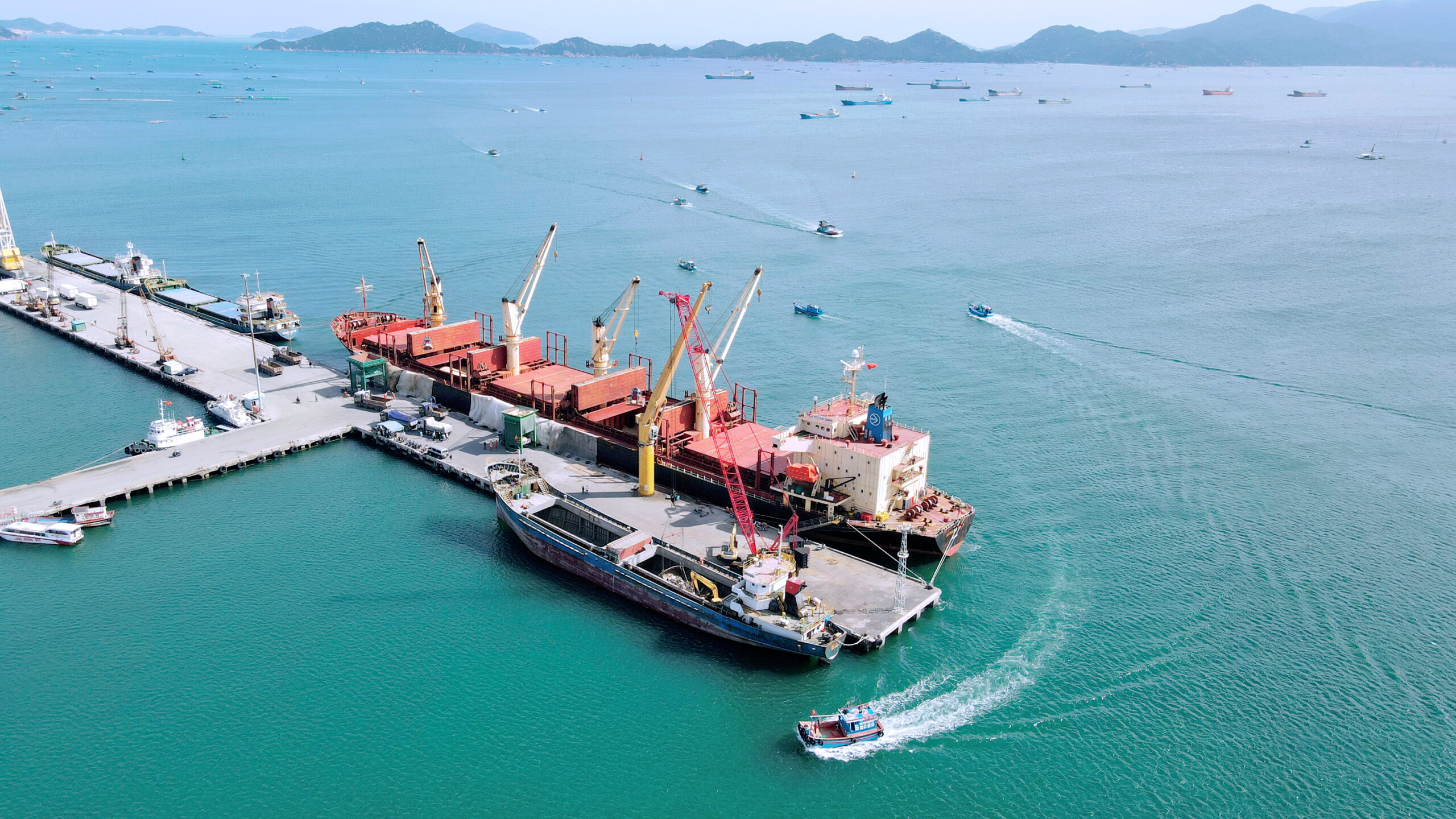 HÒA PHÁT LOGISTICS ĐỒNG HÀNH CÙNG VIET SUGAR TRONG DỰ ÁN VẬN CHUYỂN 20.000 TẤN ĐƯỜNG
