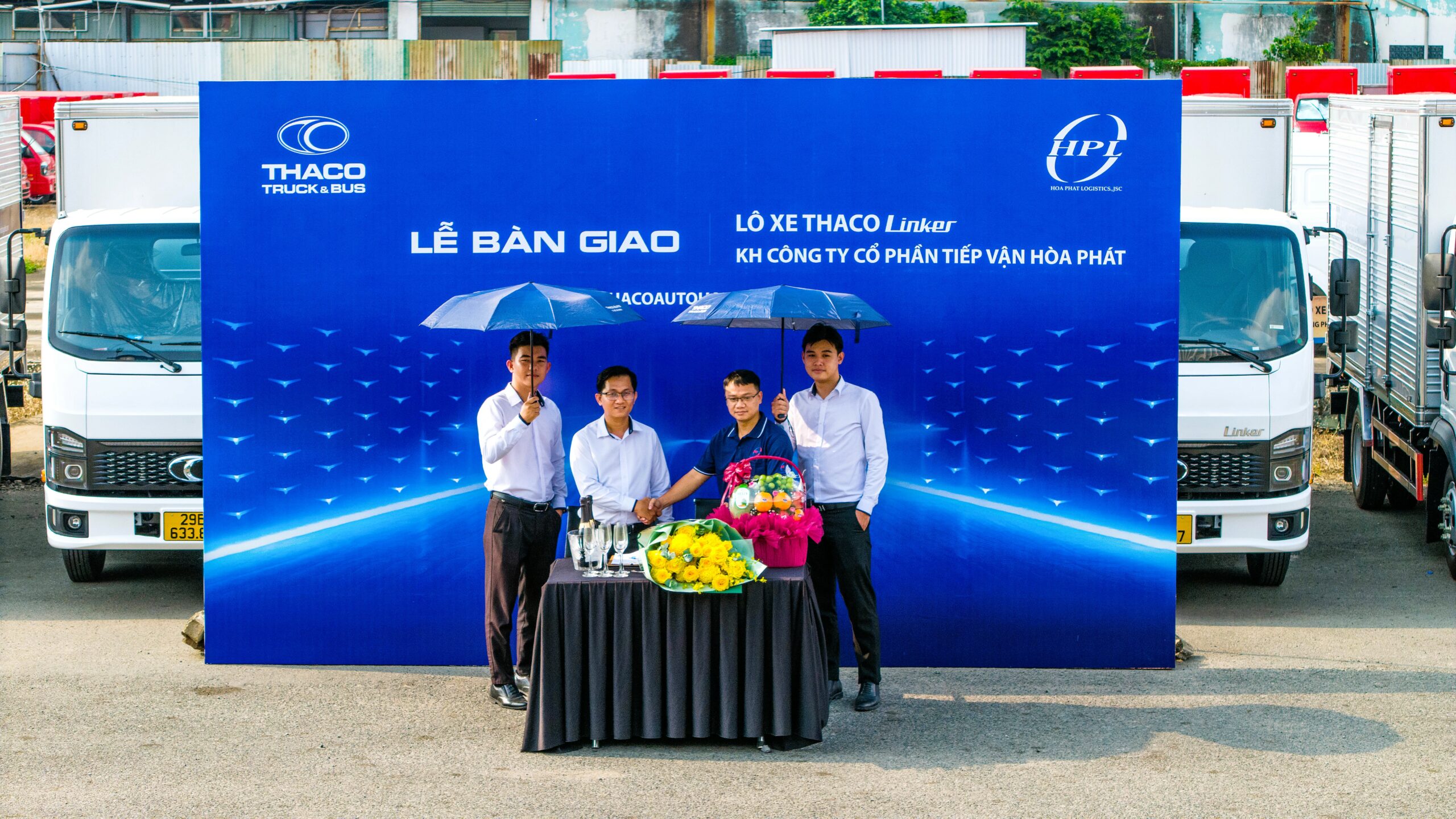 BỨT TỐC VẬN HÀNH – HÒA PHÁT LOGISTICS ‘TĂNG BINH’ 13 XE MỚI CHO DỰ ÁN JOTUN