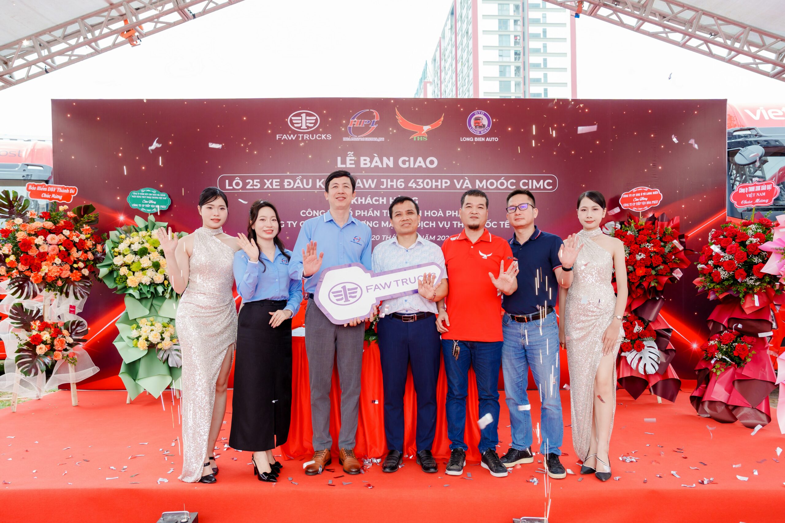 HÒA PHÁT LOGISTICS GIA TĂNG HỎA LỰC, ĐÓN 25 XE ĐẦU KÉO MỚI